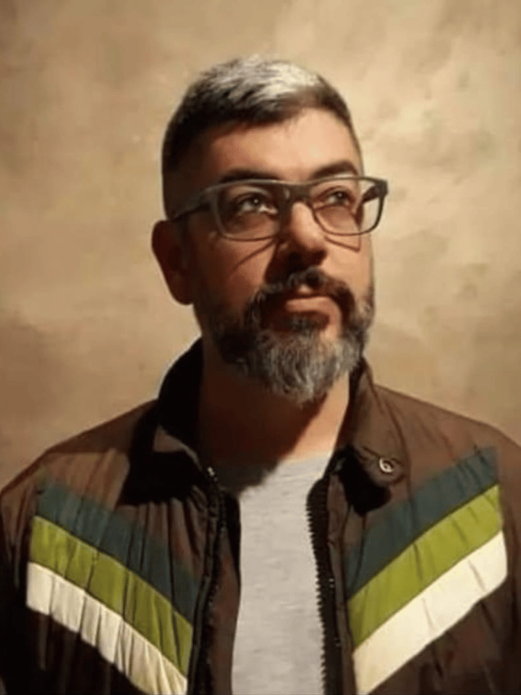 Ademir Bueno v1